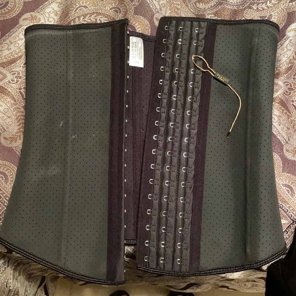 XS waist trainer/ waist cincher